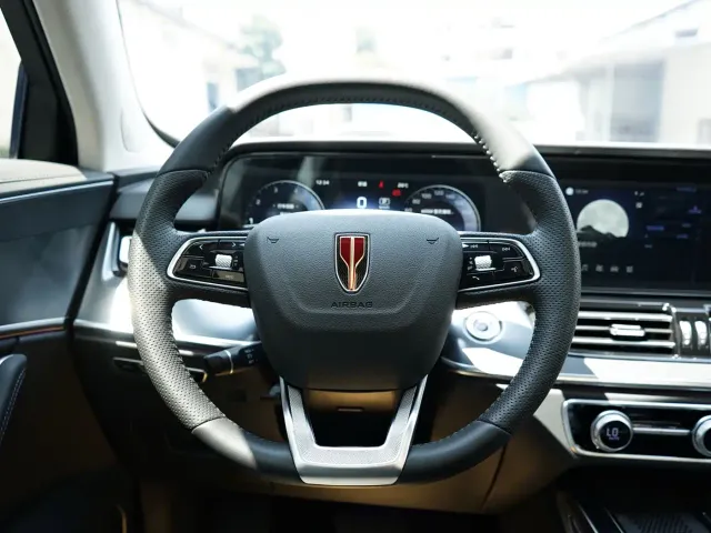 Hongqi HS5 — Фото автомобиля 16