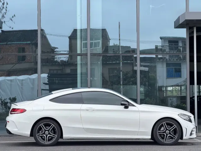 Mercedes-Benz Mercedes-Benz C-Class (Import) 2022 Facelift C 260 Coupe — Фото автомобиля 3