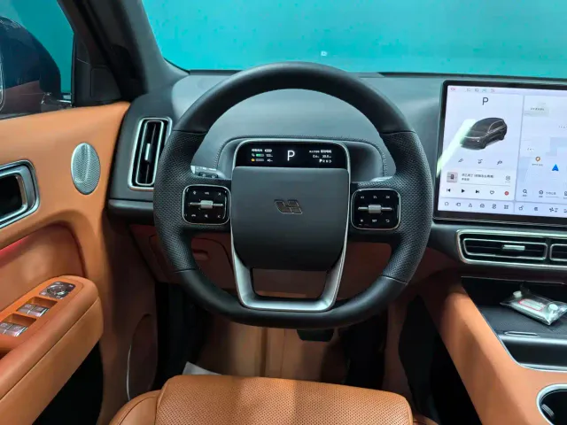 Li Auto L8 — Фото автомобиля 4