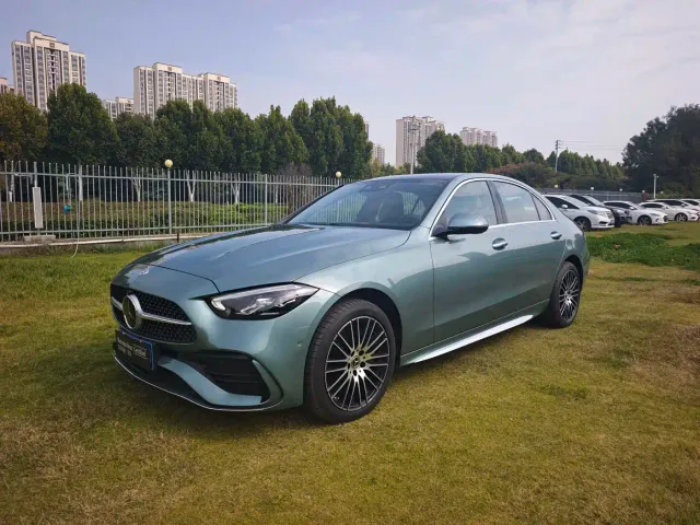Фотография автомобиля — Mercedes-Benz C-Class