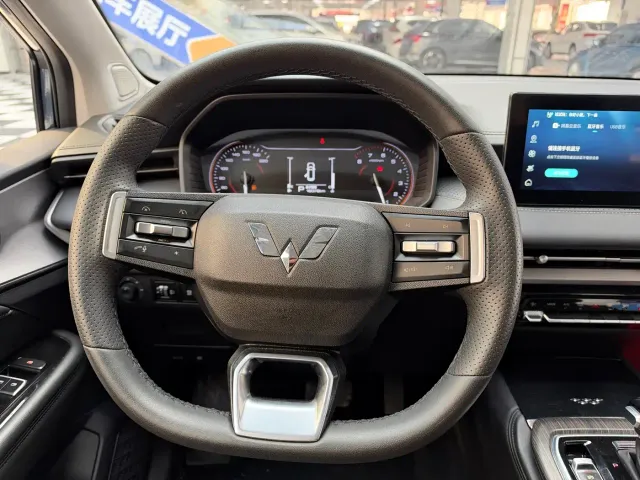 Wuling Jiachen — Фото автомобиля 5