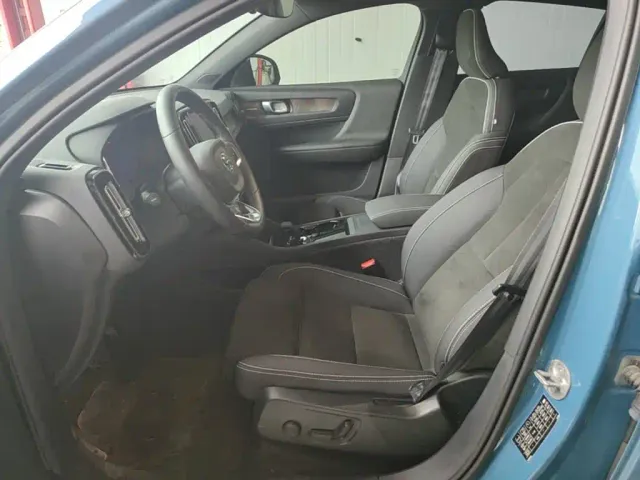 Volvo C40 — Фото автомобиля 14