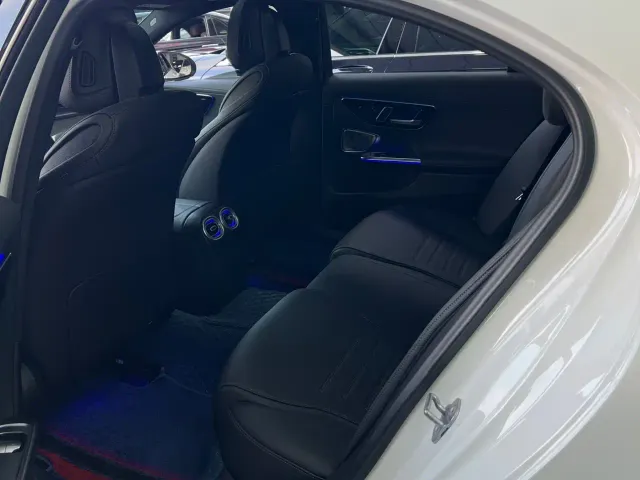 Mercedes-Benz C-Class — Фото автомобиля 6