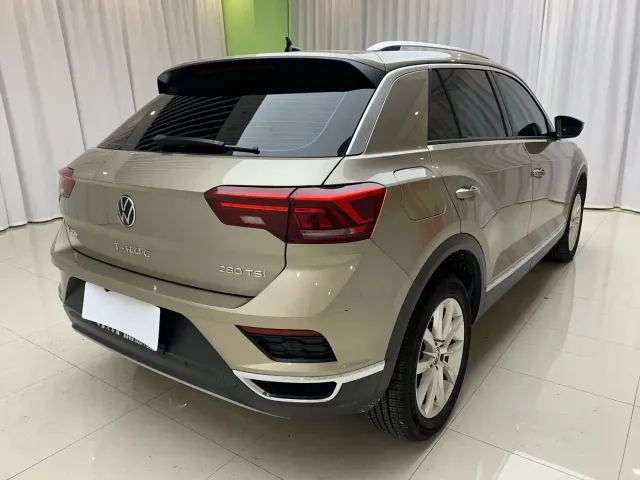 Volkswagen T-Roc — Фото автомобиля 4
