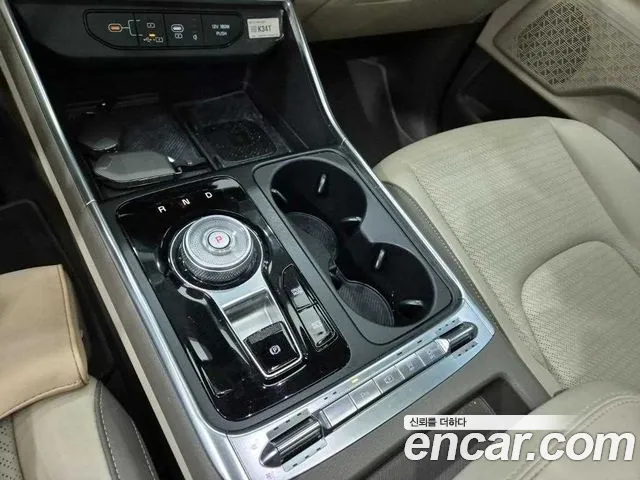 Kia Carnival Generation 4 — Фото автомобиля 8
