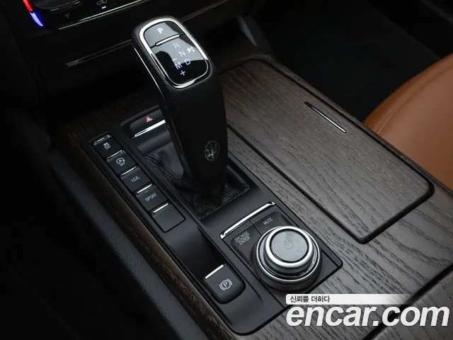 Maserati Ghibli — Фото автомобиля 9