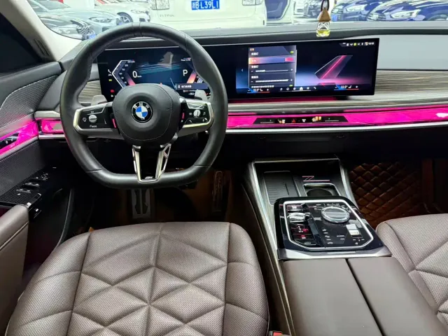 BMW 7 Series — Фото автомобиля 7