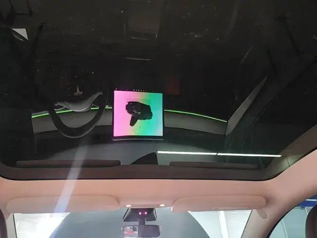 Tesla Model Y — Фото автомобиля 17