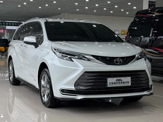 Фотография автомобиля — Toyota Sienna