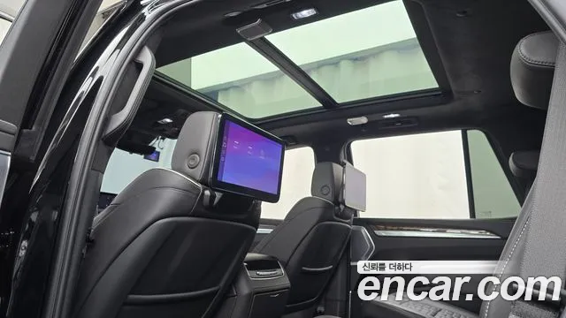 Cadillac Escalade 5th Gen — Фото автомобиля 21