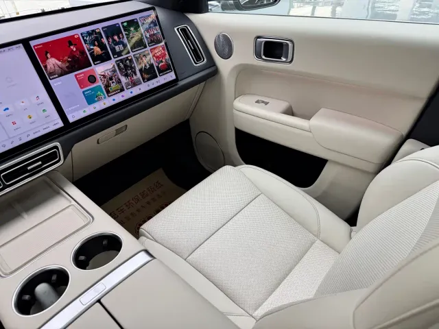 Li Auto Li L8 2023 Pro — Фото автомобиля 7