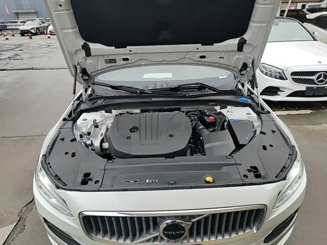 Volvo S90 — Фото автомобиля 19