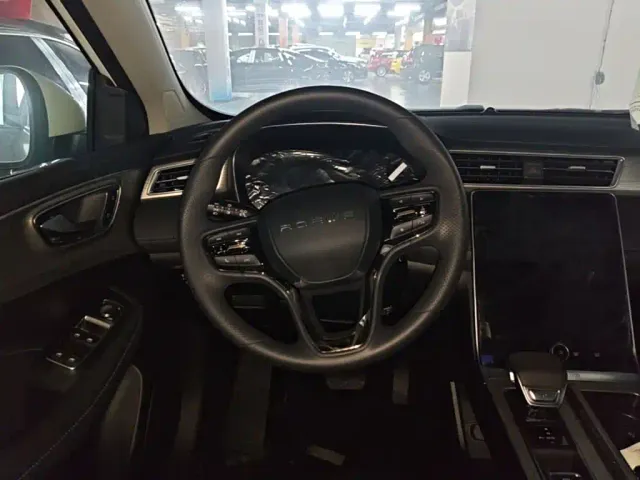 Roewe RX5 — Фото автомобиля 10
