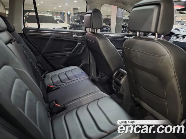 Volkswagen Tiguan — Фото автомобиля 14