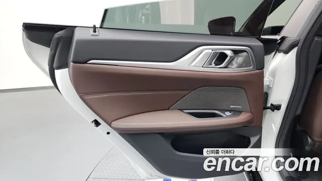 BMW i4 — Фото автомобиля 20