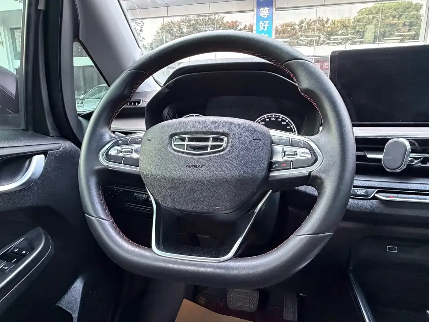 Geely Vision X3 2021 PRO 1.5L CVT Premium — Фото автомобиля 10