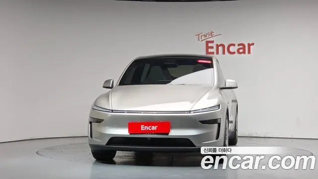 Tesla Model Y — Фото автомобиля 3