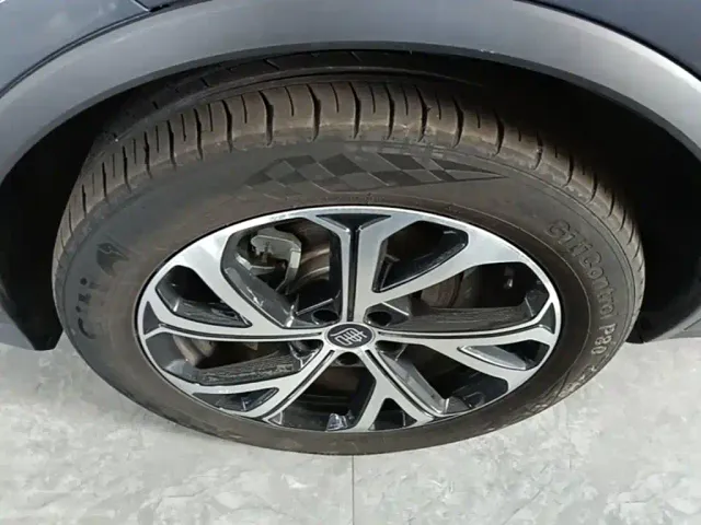 BYD Tang — Фото автомобиля 22