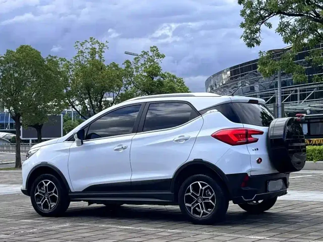 BYD Yuan Pro — Фото автомобиля 10