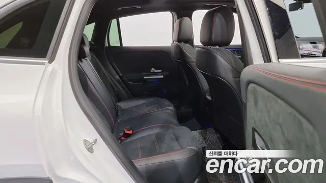 Mercedes-Benz GLA-Class H247 — Фото автомобиля 10