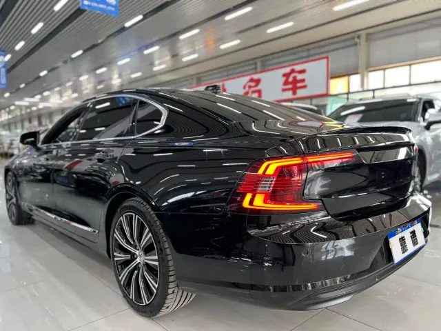 Volvo S90 — Фото автомобиля 9