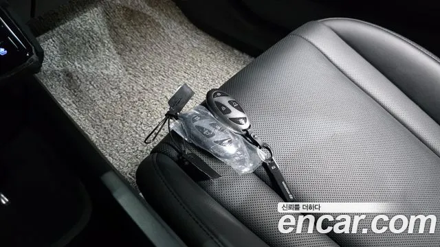 Hyundai Grandeur Grandeur (GN7) 2.5 Бензин 2WD — Фото автомобиля 28