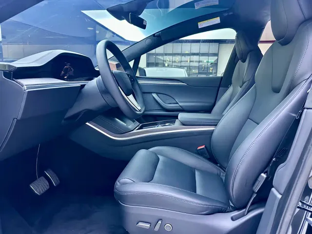 Tesla Model X — Фото автомобиля 4