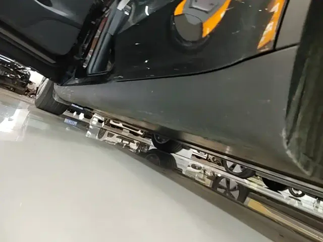 Tesla Model Y — Фото автомобиля 21