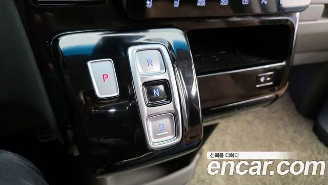 Hyundai Staria Staria 4WD Lounge 7 мест — Фото автомобиля 9