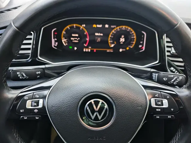 Volkswagen T-Roc — Фото автомобиля 11