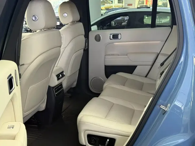 Li Auto L7 — Фото автомобиля 6