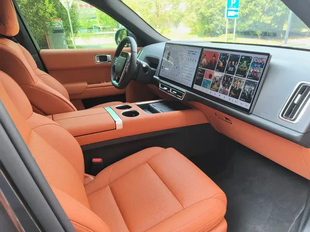 Li Auto L7 — Фото автомобиля 12