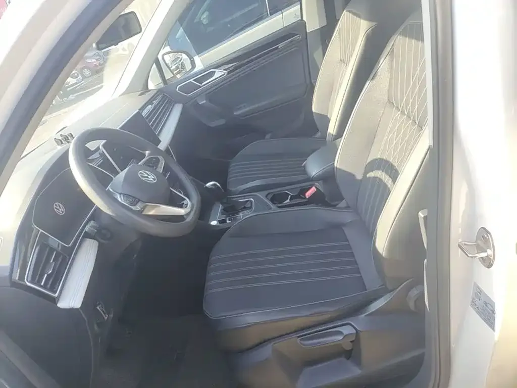 Volkswagen Tiguan L 2022 330TSI Automatic 2WD Comfort Edition — Фото автомобиля 10