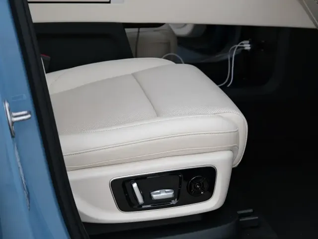 Li Auto Li Xiang L9 2022 Max — Фото автомобиля 11