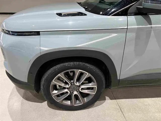 Geely ICON — Фото автомобиля 6