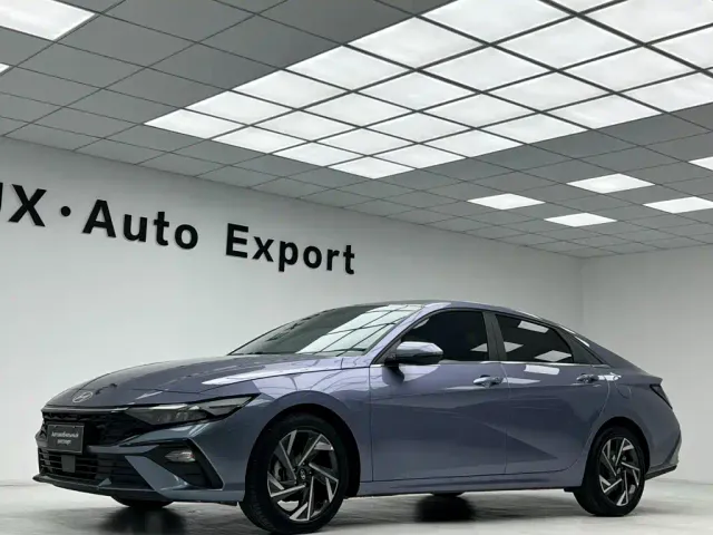 Hyundai Elantra — Фото автомобиля 4