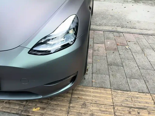 Tesla Model Y — Фото автомобиля 23