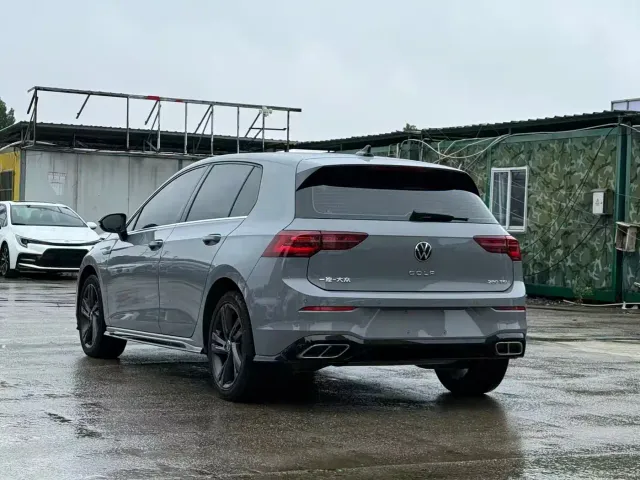 Volkswagen Golf — Фото автомобиля 7