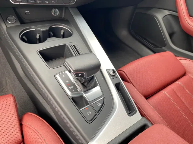 Audi A4L — Фото автомобиля 16