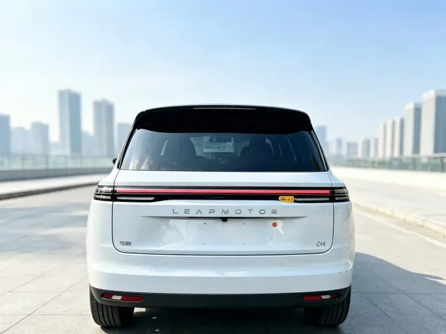 Leapmotor C16 — Фото автомобиля 8