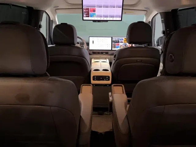 Li Auto MEGA — Фото автомобиля 9