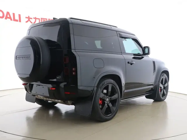 Land Rover Defender — Фото автомобиля 15
