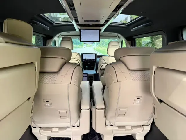 Toyota Vellfire — Фото автомобиля 8