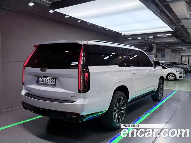 Cadillac Escalade — Фото автомобиля 2