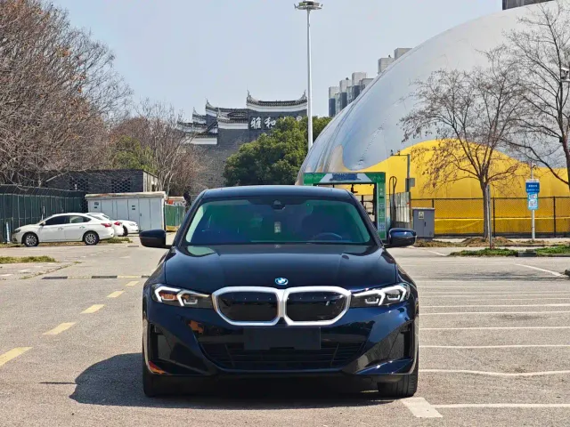 BMW i3 — Фото автомобиля 2