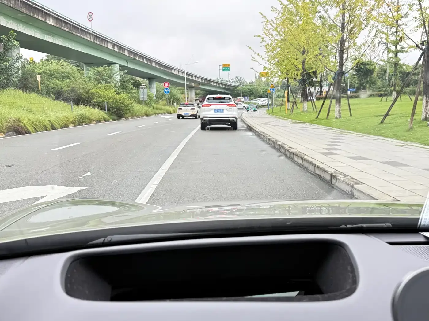 Xiaomi Auto Xiaomi SU7 2024 AWD Extended Range Advanced Smart Driving Max Edition — Фото автомобиля 25