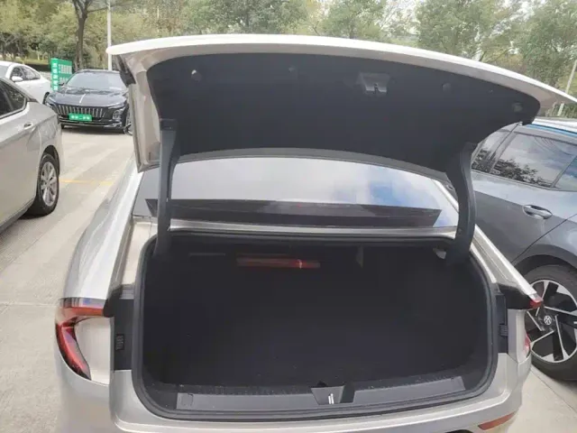 Wuling Starlight — Фото автомобиля 18