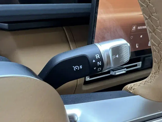 iCAR V27 — Фото автомобиля 26