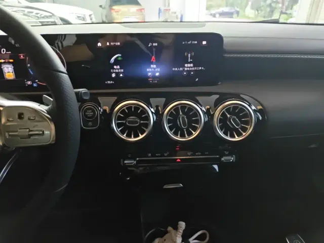 Mercedes-Benz A-Class — Фото автомобиля 12