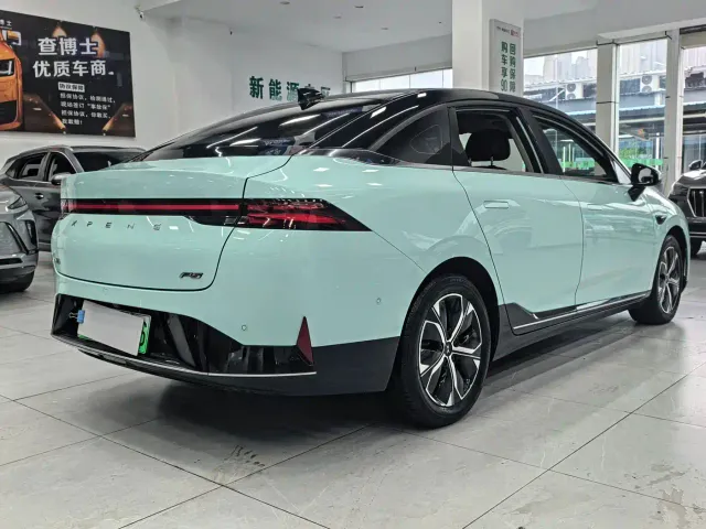 Xpeng P5 — Фото автомобиля 15
